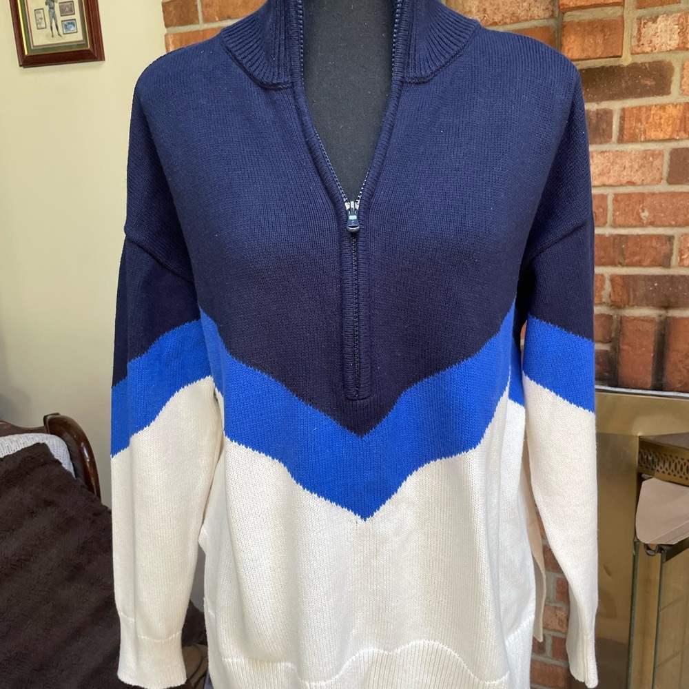 Lou and Grey pullover, zip front.